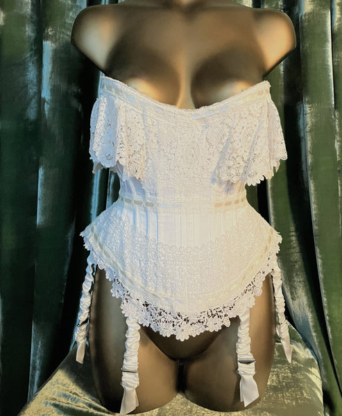 Antique Ivory Lace Corset 23"